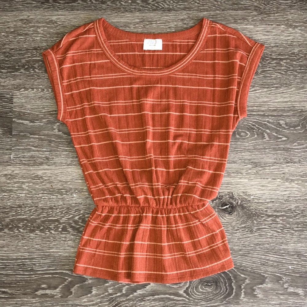 Sienna Sky peplum short sleeve top